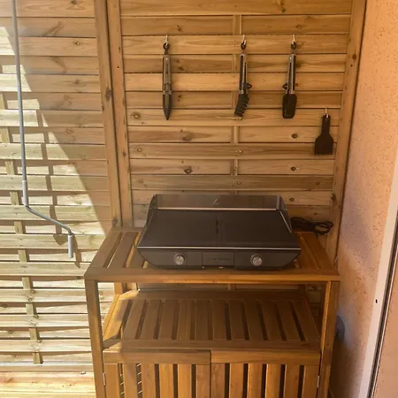 アパート A Pied - 5 Couchages - Terrasse Et Parking イエール