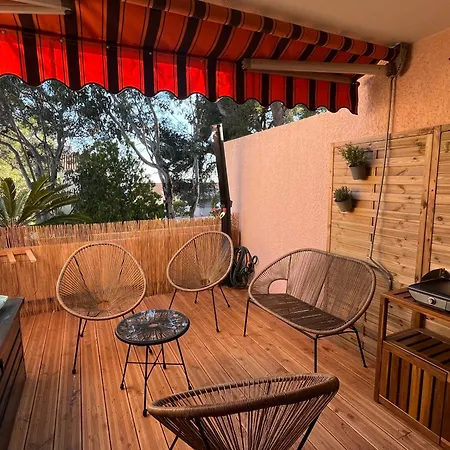 A Pied - 5 Couchages - Terrasse Et Parking アパート